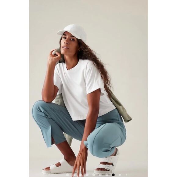 Athleta Effortless Crop Tee in White Women's Medium EUC! - Picture 3 of 7